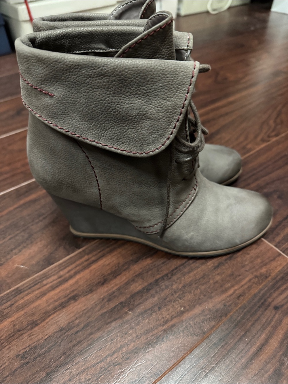 Tesori Women's Fold-Over Lace-Up Ankle Boots - Gray - Picture 2 of 5